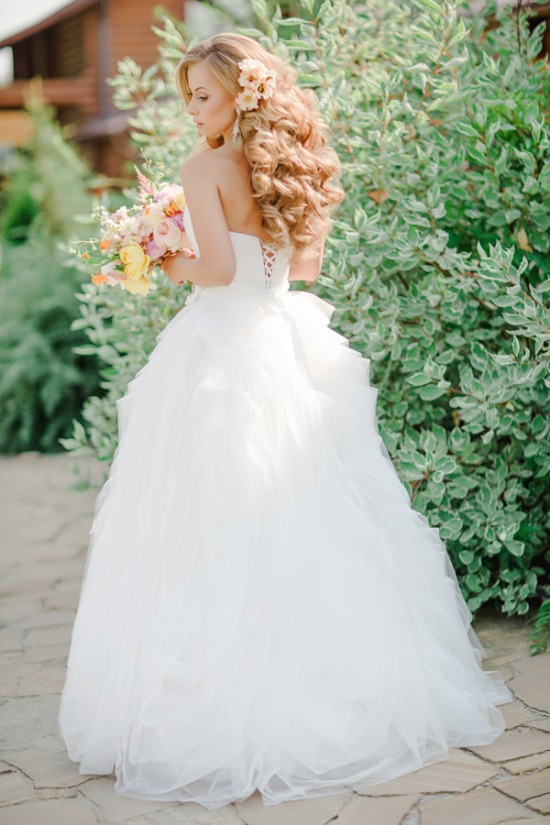 yellow-and-pink-lakeside-wedding