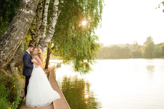 yellow-and-pink-lakeside-wedding