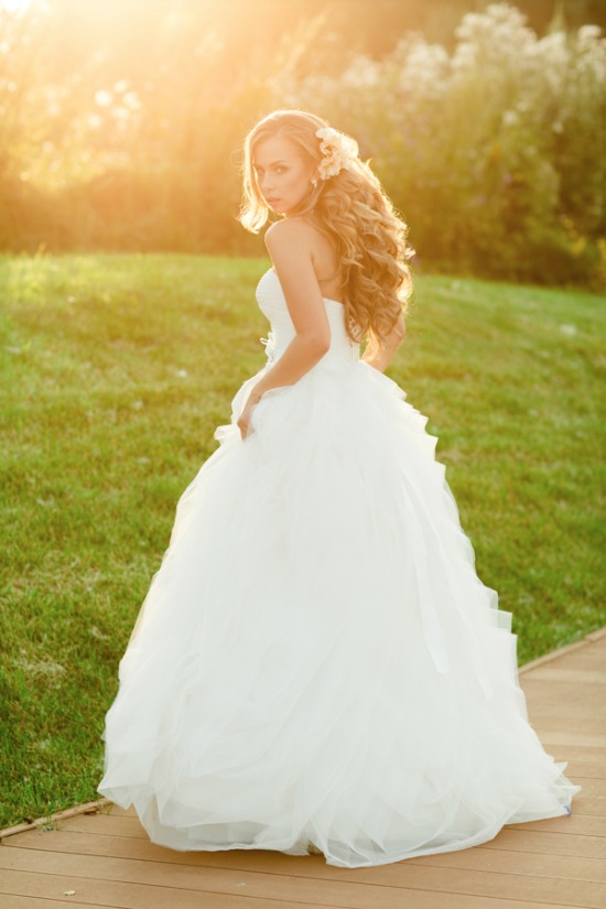 yellow-and-pink-lakeside-wedding