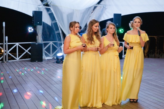 yellow-and-pink-lakeside-wedding