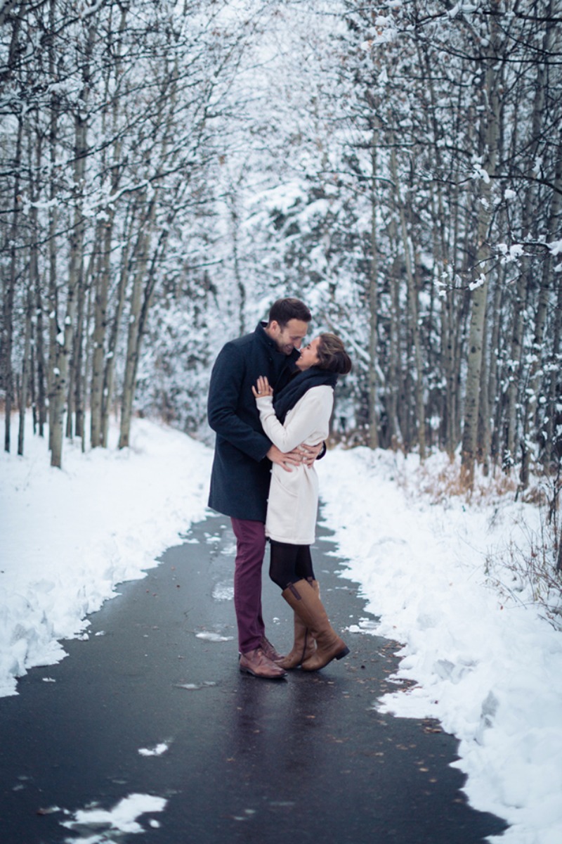 1-winter-engagement-shoot-ideas-weddingchicks