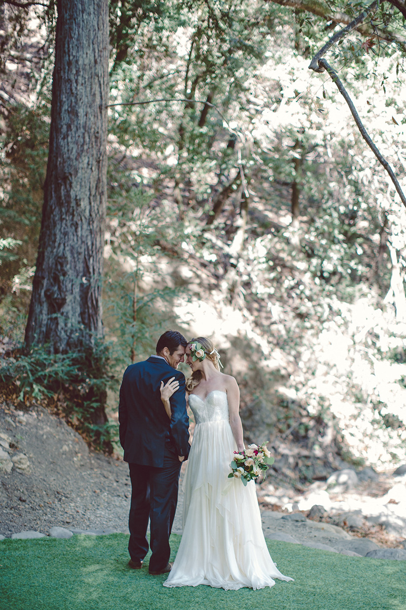 4-natural-and-rustic-forest-wedding