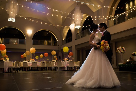 bicycles-and-balloons-wedding-in-peach