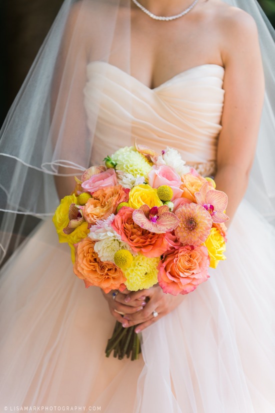 bicycles-and-balloons-wedding-in-peach