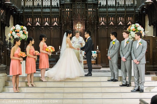 bicycles-and-balloons-wedding-in-peach