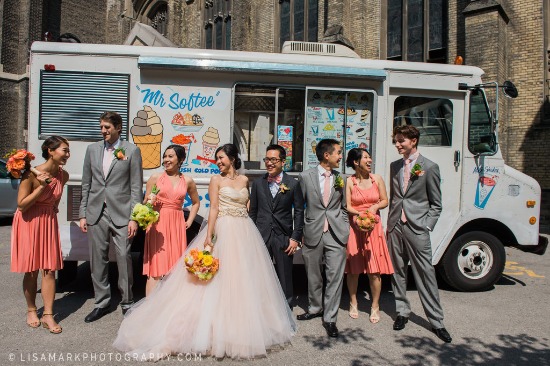 bicycles-and-balloons-wedding-in-peach