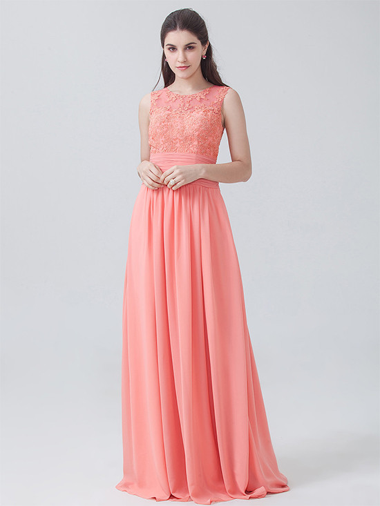 long peach bridesmaid dresses @weddingchicks