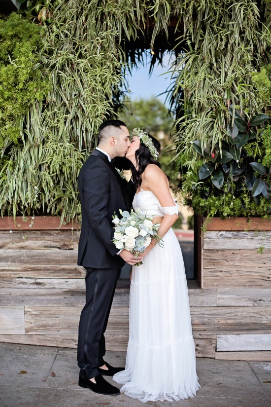 green-and-white-chic-boho-wedding