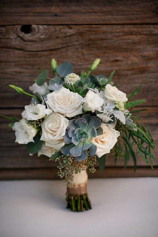 rose and succulent wedding bouquet @weddingchicks