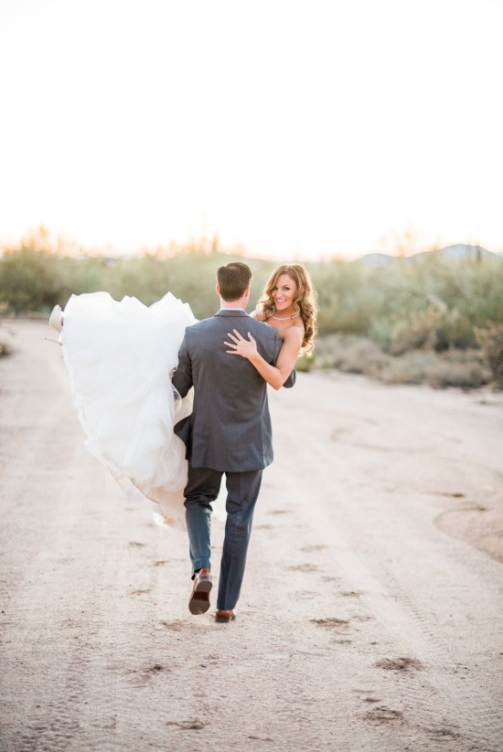 how-to-have-a-glam-desert-wedding