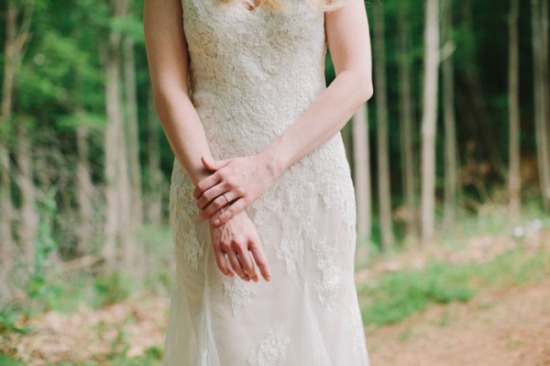 laid-back-purple-and-white-wedding