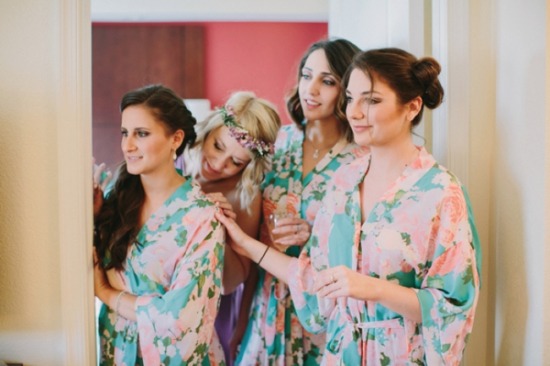 laid-back-purple-and-white-wedding