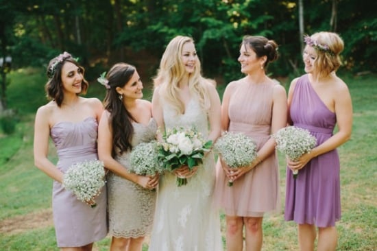 laid-back-purple-and-white-wedding