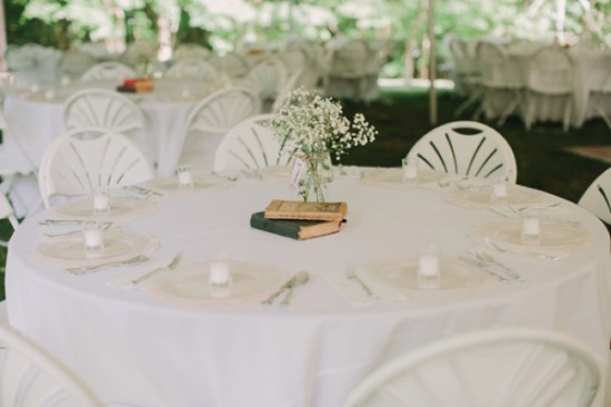 laid-back-purple-and-white-wedding