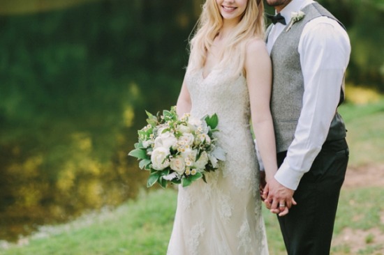 laid-back-purple-and-white-wedding
