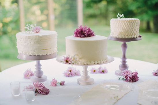 simple wedding cakes @weddingchicks
