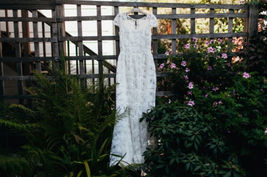 pink-and-green-modern-indie-wedding