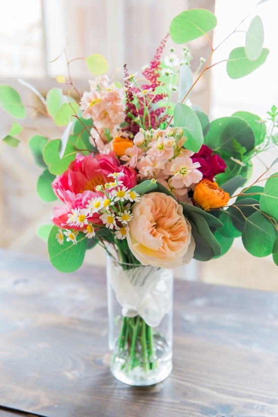pops-of-pink-vineyard-wedding