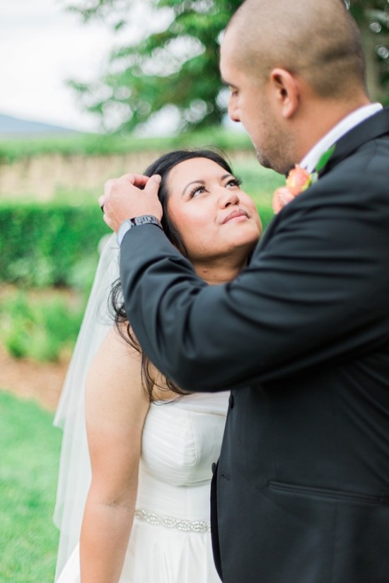 pops-of-pink-vineyard-wedding