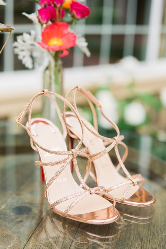 pops-of-pink-vineyard-wedding