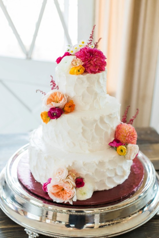 pops-of-pink-vineyard-wedding
