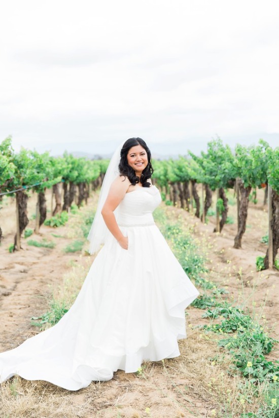 pops-of-pink-vineyard-wedding