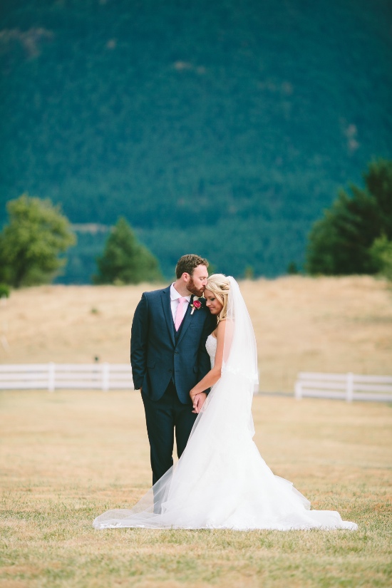 pretty-pink-ranch-wedding