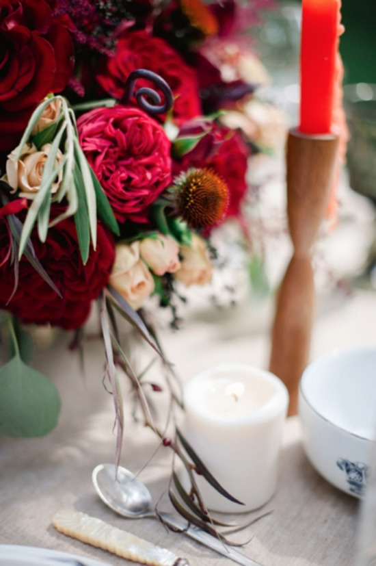 scandinavian-red-and-black-rustic