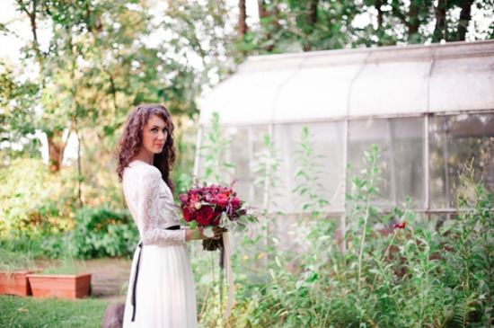 scandinavian-red-and-black-rustic