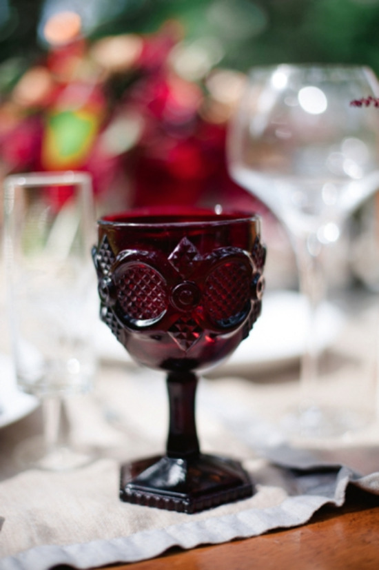 scandinavian-red-and-black-rustic