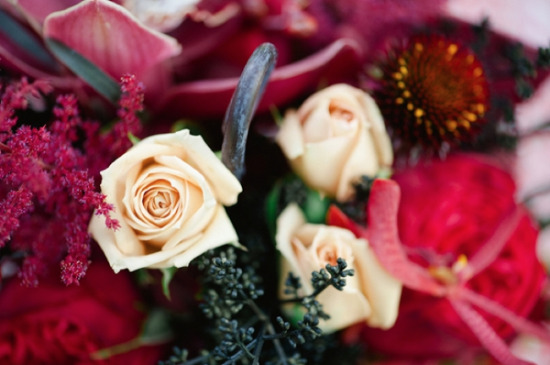 scandinavian-red-and-black-rustic