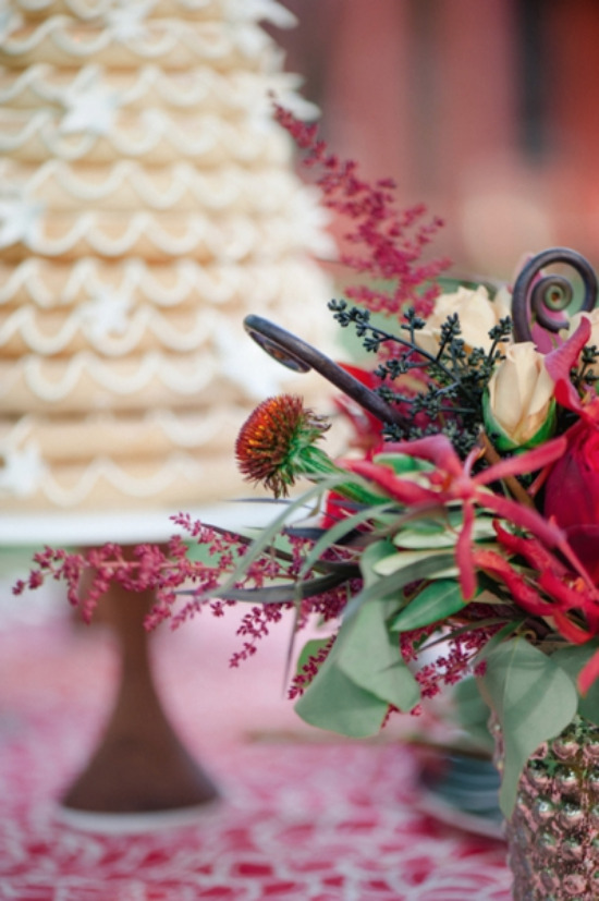 scandinavian-red-and-black-rustic