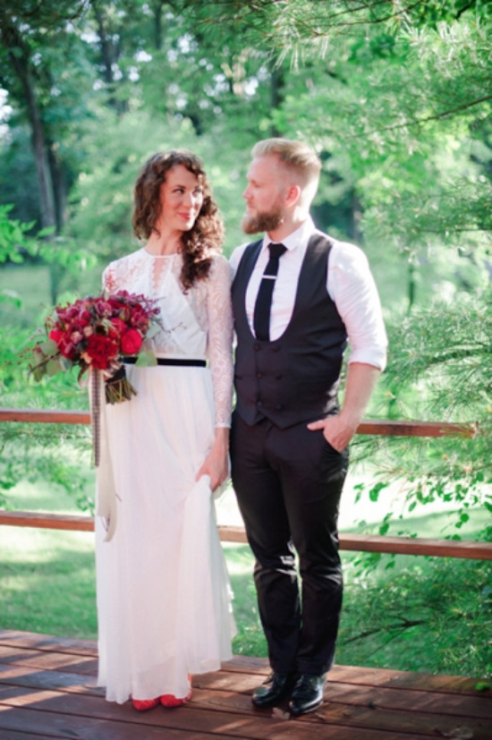 scandinavian-red-and-black-rustic