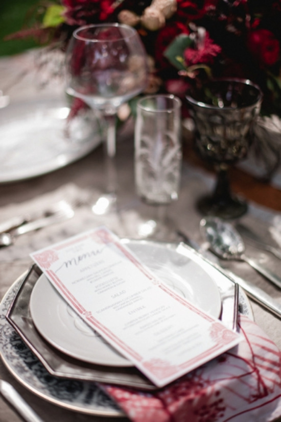 scandinavian-red-and-black-rustic