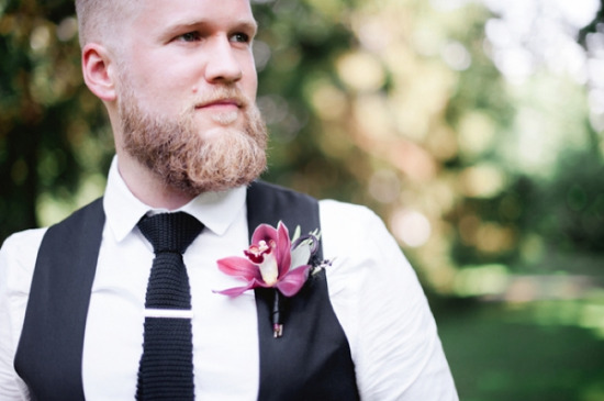 scandinavian-red-and-black-rustic