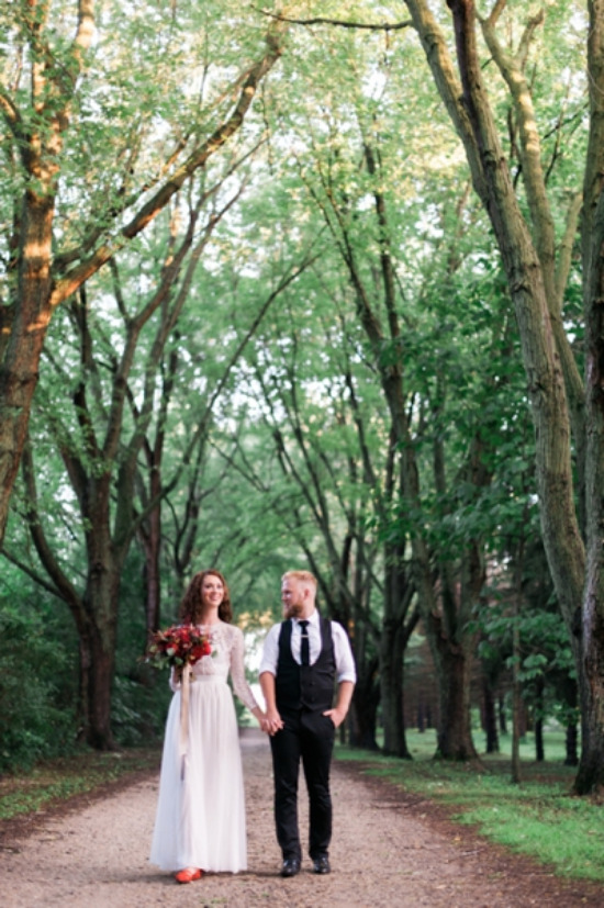 scandinavian-red-and-black-rustic