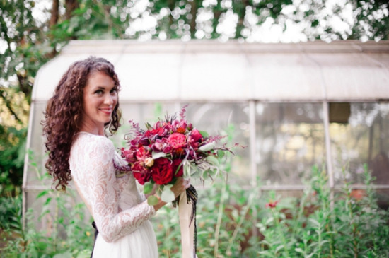scandinavian-red-and-black-rustic