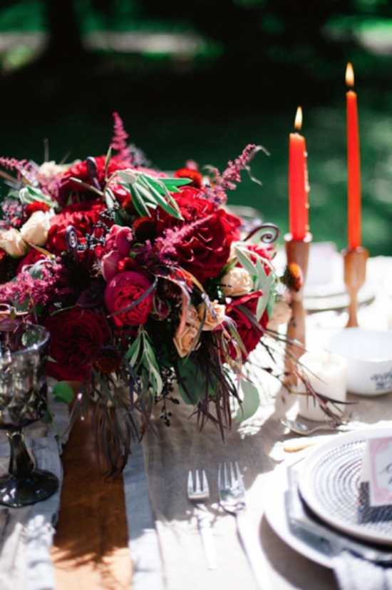 scandinavian-red-and-black-rustic