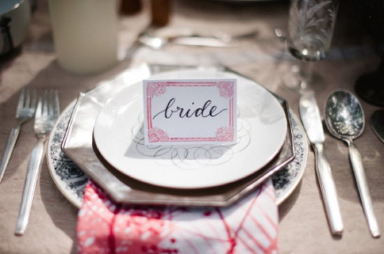 scandinavian-red-and-black-rustic