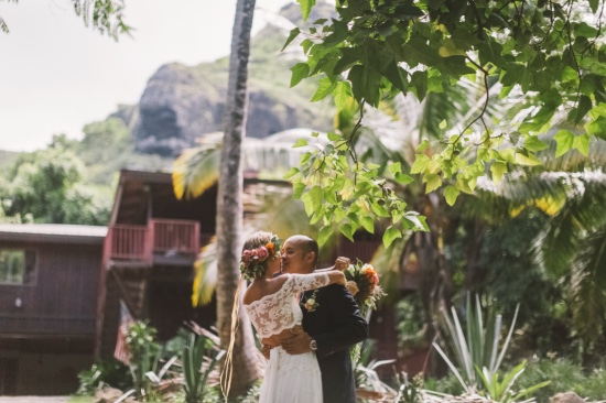 tropical-boho-chic-hawaiian-wedding