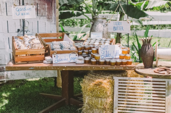 tropical-boho-chic-hawaiian-wedding