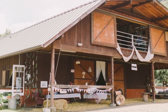 tropical-boho-chic-hawaiian-wedding