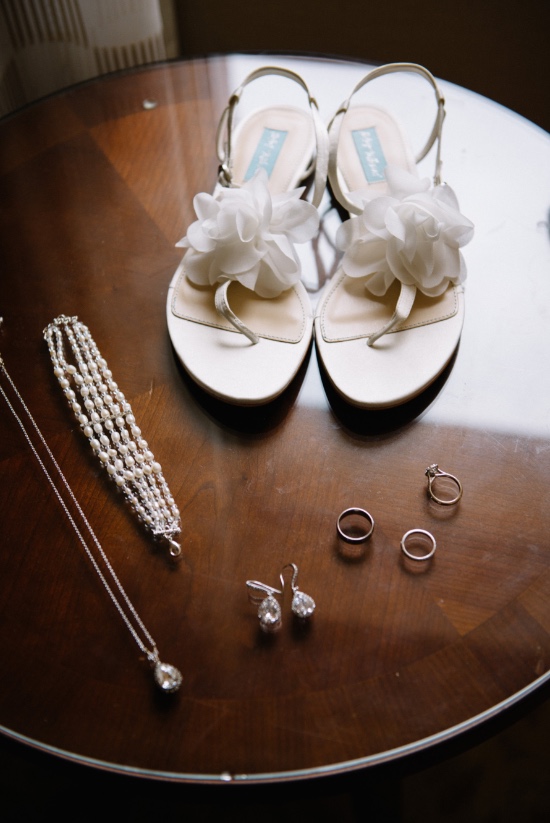wooden-sign-mint-and-peach-wedding