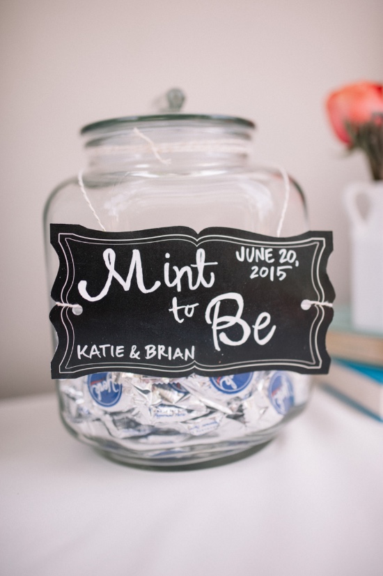 wooden-sign-mint-and-peach-wedding