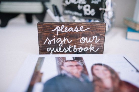 wooden-sign-mint-and-peach-wedding