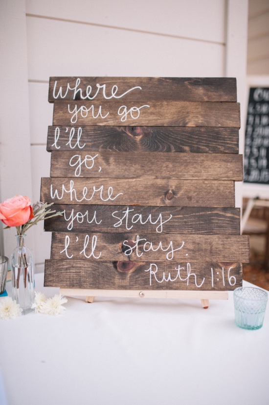 wooden-sign-mint-and-peach-wedding