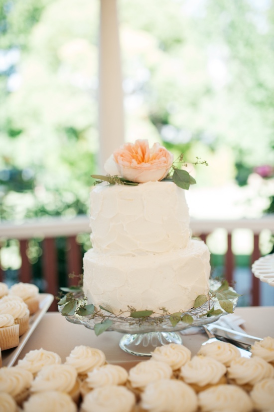 wooden-sign-mint-and-peach-wedding