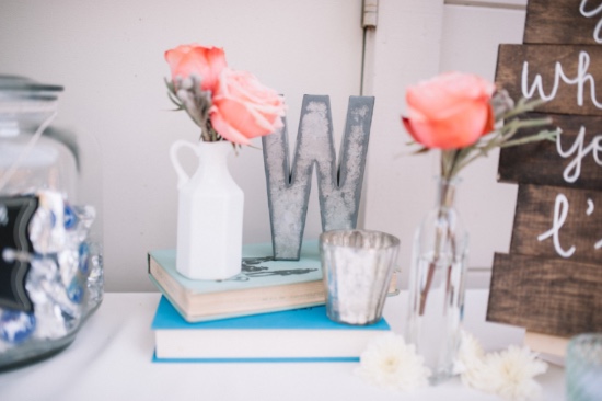wooden-sign-mint-and-peach-wedding