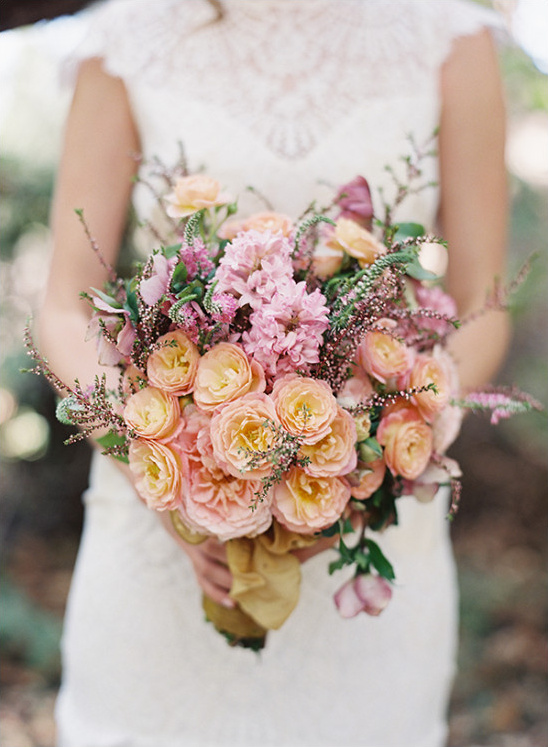 warm pink wedding bouquet @weddingchicks
