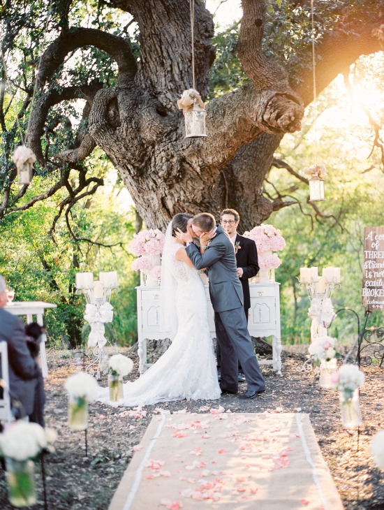beautiful-be-yourself-barn-wedding